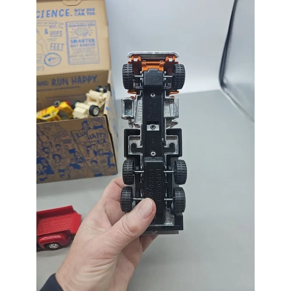Majorette Kenworth Oarnge Dump Truck‎ 1:47 Scale Die-cast